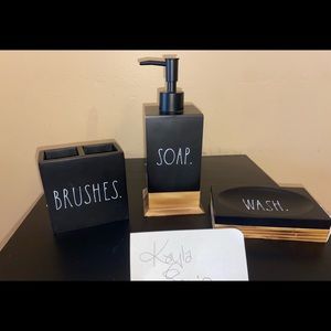 Rae Dunn bathroom accessory set